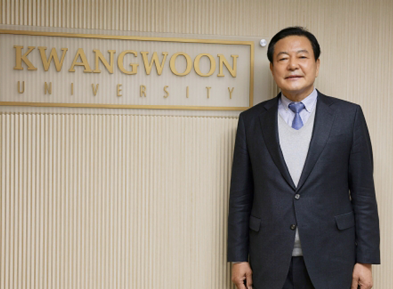 동문 : 아덴만 '여명작전'의 영웅 황기철 석좌교수