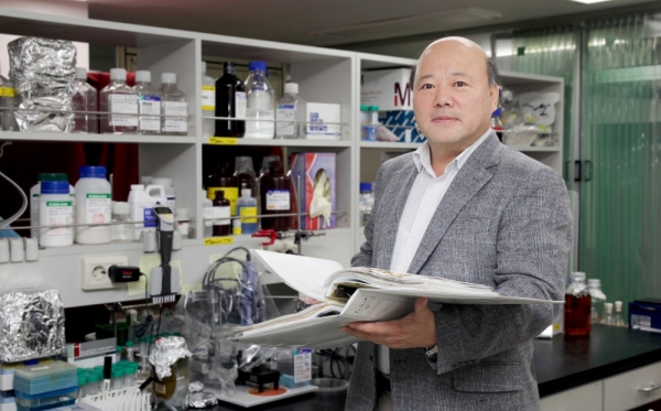Professor Choi Eun-ha was awarded the ‘Commendation from the Minister of Food and Drug Safety’ at the 2022 ‘Medical Device Engineer Day’ event

