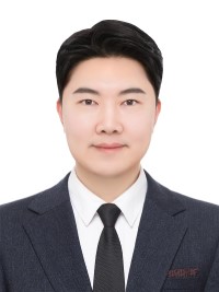 이기원 교수(화학공학과), 볏잎 표면을 모방한 

웨어러블 마찰전기 나노발전기 개발