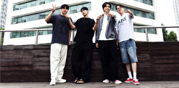 화학공학과 캡스톤설계 학부생들(지도교수 김영훈), 

자외선과 적외선을 선택적으로 차단하는 차광용 나노구조체 필름 개발