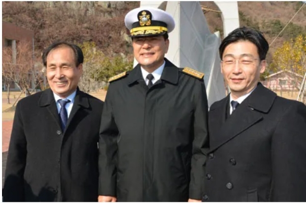 아덴만 작전 이끈 영웅, 황기철 석좌교수

“사명감과 전문성, 그리고 윤리적 감수성이 방산 인재의 핵심”