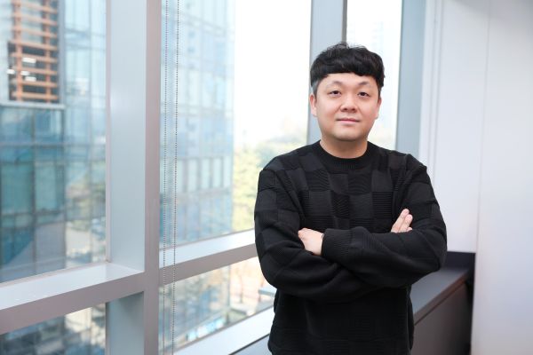 포즈를 취하는 남성전 대표