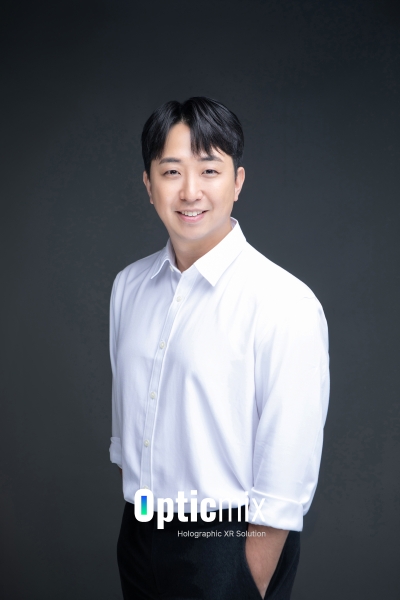 실감융합콘텐츠학과 황이환 교수(옵틱믹스 대표)

