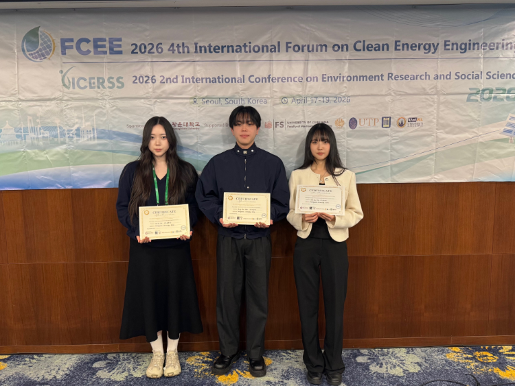 (왼쪽부터)전자재료공학과 석박통합과정 조예진, 문영준, 최윤서

