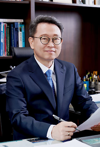총장 김종헌 JONGHEON KIM